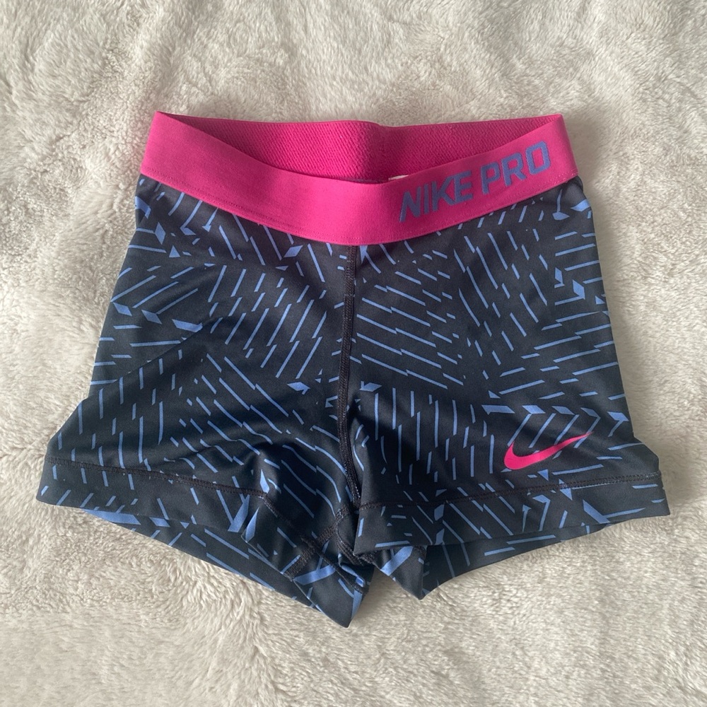 Nike pros in blue pattern💙🩷